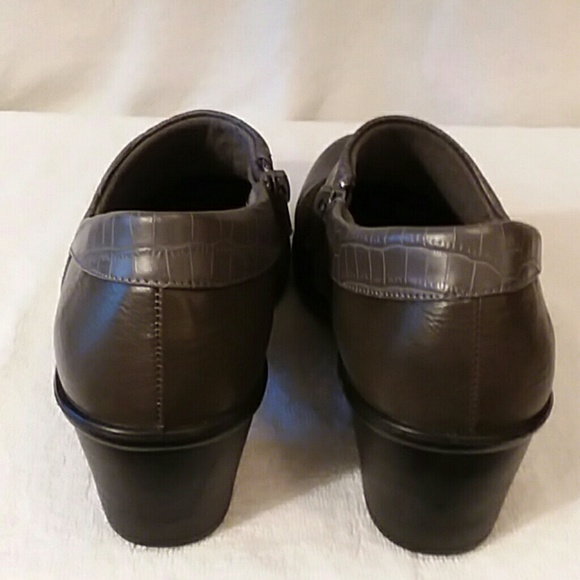 Easy Street gray shoe boot with croco - Picture 3 of 8